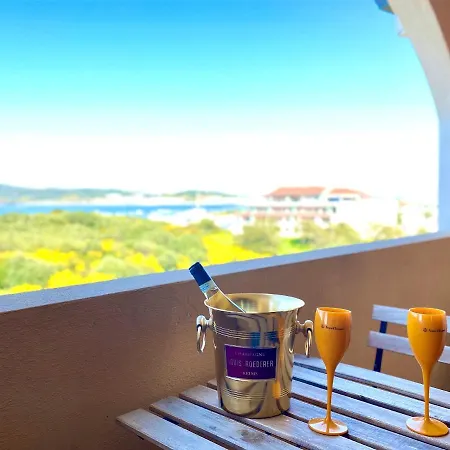 Homey Experience - Navy Sea View Apartment *