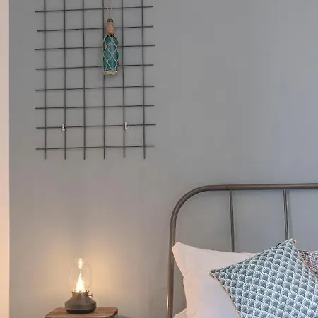 Homey Experience - Navy Sea View