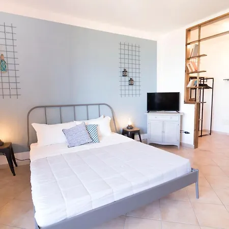 Homey Experience - Navy Sea View Apartment *